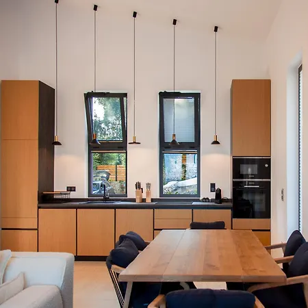 Dara And Todd Вилла Сивота