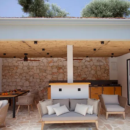 Dara And Todd Вилла Сивота